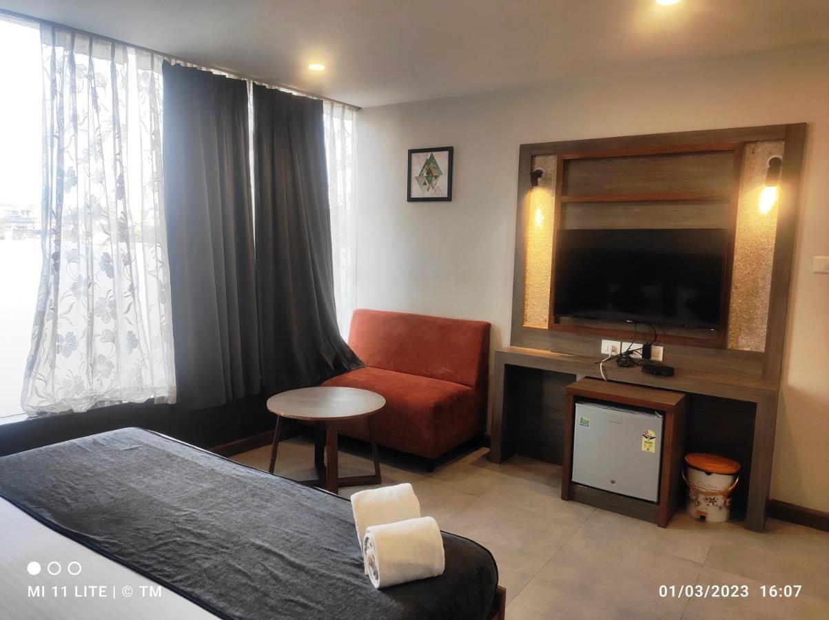 Hotel K79 Джамшедпур Екстериор снимка