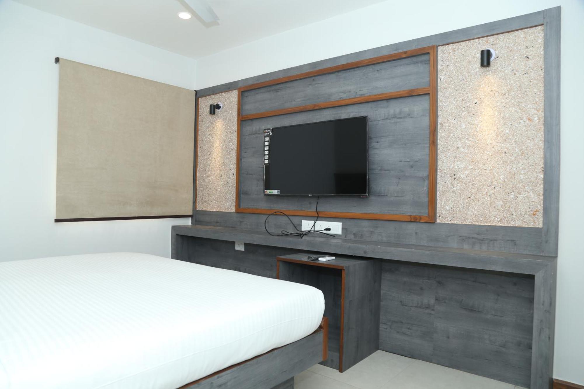Hotel K79 Джамшедпур Екстериор снимка